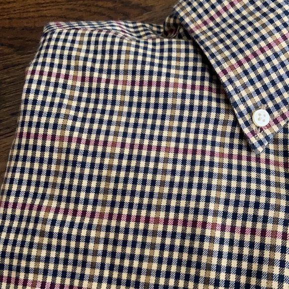 Orvis Size M men’s button down - Picture 2 of 3